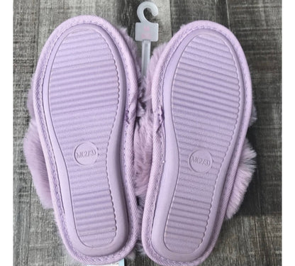 Pantuflas de mujer color rosado, blanco, morado y negro