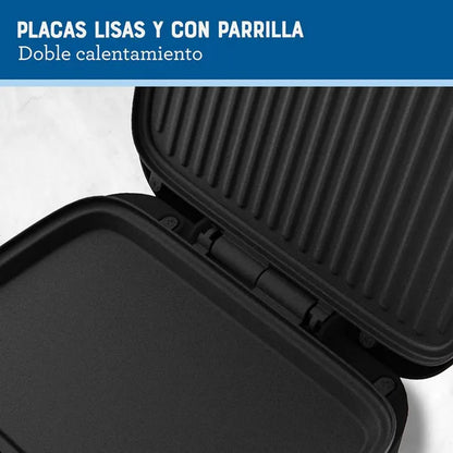 Sandwichera Oster Compacta con Platos Hondos: 750W para Sándwiches de Cierre (CKSTSM400-052)