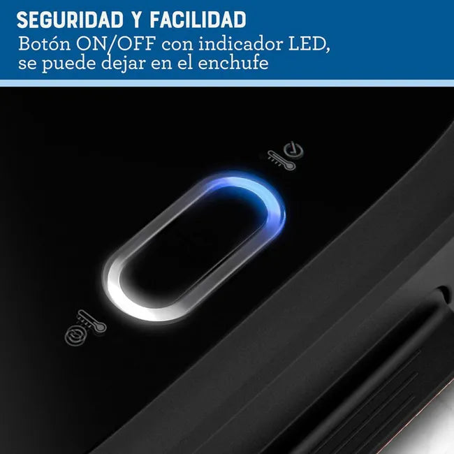 Sandwichera Oster Compacta con Platos Hondos: 750W para Sándwiches de Cierre (CKSTSM400-052)